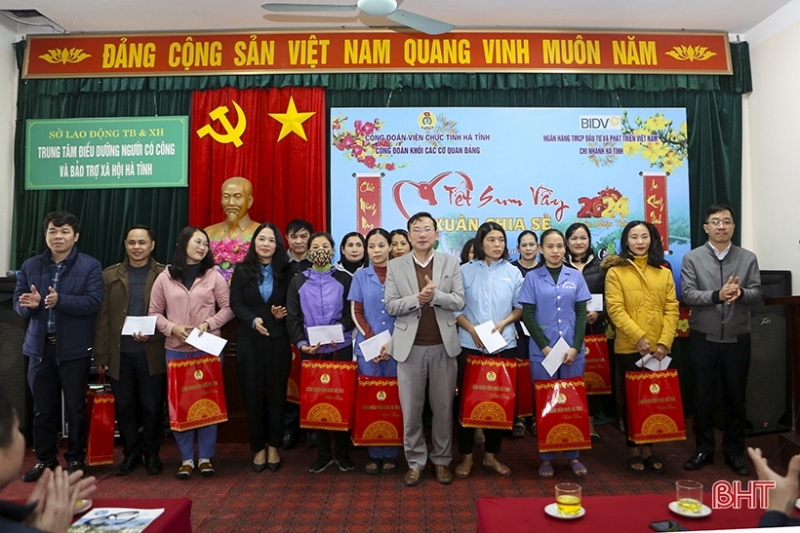 Tết sum vầy tại Trung tâm Điều dưỡng người có công và bảo trợ xã hội