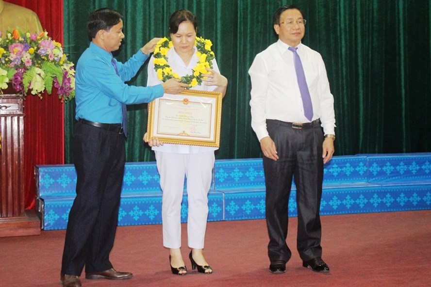Chia sẻ xúc động của nữ công nhân được tôn vinh vì có sáng kiến