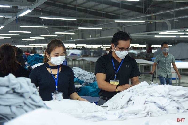 Chính sách hỗ trợ đoàn viên công đoàn, người lao động bị giảm thời gian làm việc, chấm dứt hợp đồng lao động do doanh nghiệp bị cắt, giảm đơn hàng