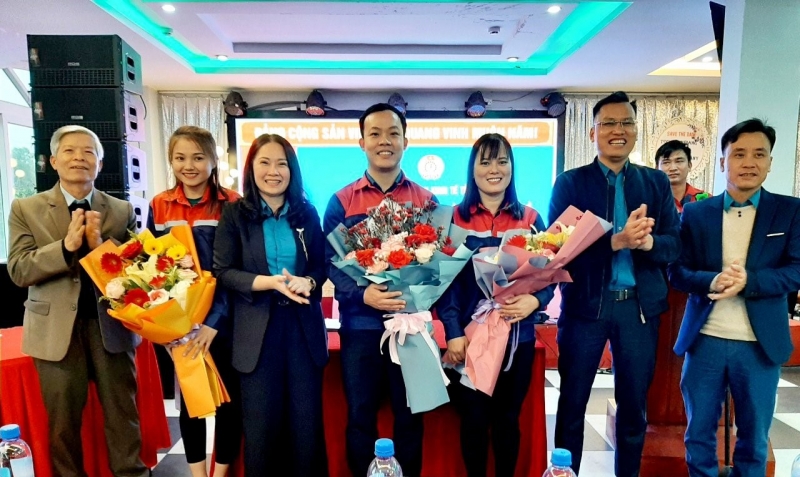 Công đoàn các Khu kinh tế tỉnh: Tổ chức Lễ Công bố Quyết định thành lập CĐCS Công ty TNHH Dịch vụ kỷ thuật VASD
