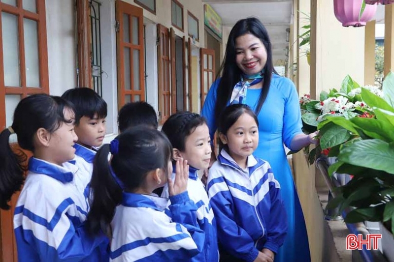 Nữ nhà giáo ưu tú nhiệt huyết với trò, say mê hoạt động công đoàn