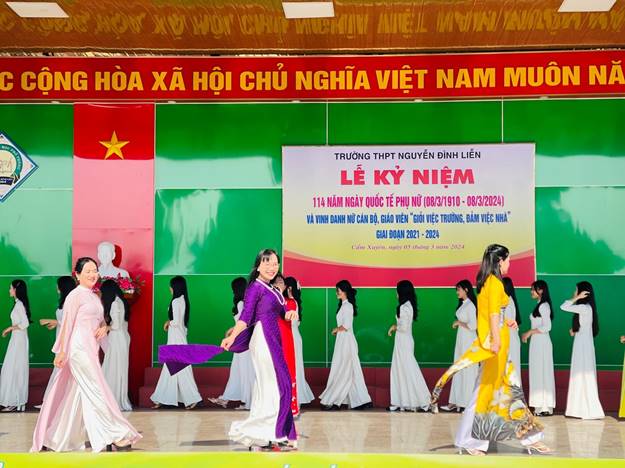 CĐN Giáo dục: Hưởng ứng “Tuần lễ Áo dài” và đa dạng các hoạt động kỷ niệm Ngày Quốc tế Phụ nữ 8/3 năm 2024