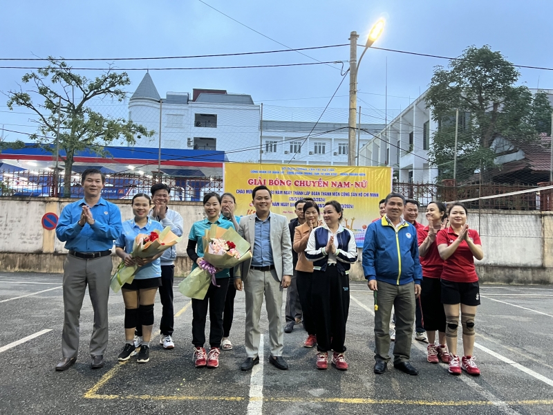 Công đoàn cơ quan sở Giao thông vận tải, Công đoàn trung tâm tư vấn kỹ thuật giao thông phối hợp tổ chức giải bóng chuyền hơi nam nữ
