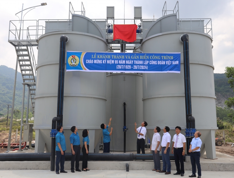 Liên đoàn Lao động tỉnh gắn biển công trình chào mừng kỷ niệm 95 năm ngày thành lập Công đoàn Việt Nam (28/7/1929 – 28/7/2024)