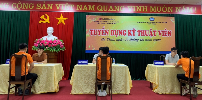 Tuyển dụng kỹ thuật viên tại Trường Cao đẳng Công nghệ Hà Tĩnh