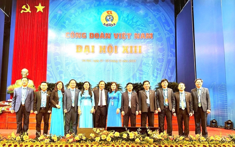 Bí thư Tỉnh ủy Hà Tĩnh Hoàng Trung Dũng dự phiên khai mạc trọng thể Đại hội XIII Công đoàn Việt Nam