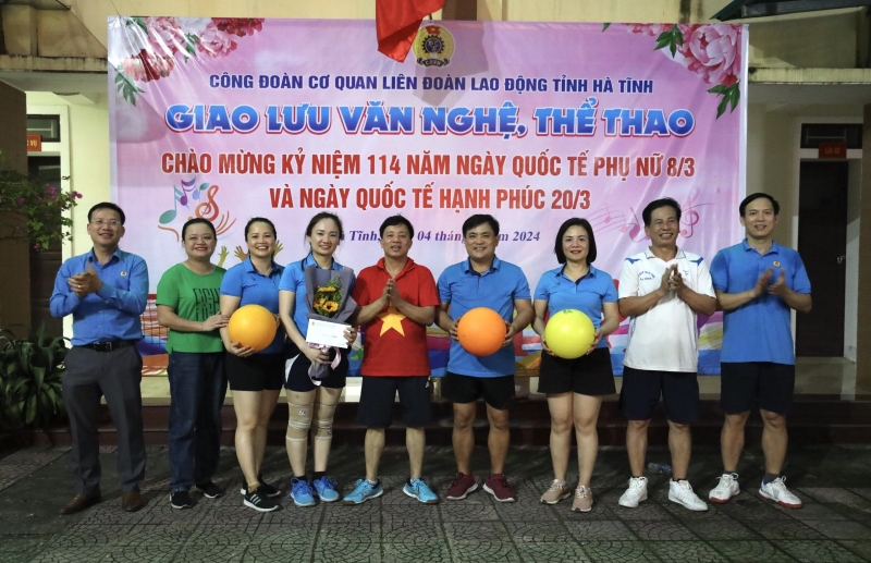 Sôi nổi các hoạt động chào mừng Ngày Quốc tề Phụ nữ 8/3 của CĐCS Cơ quan LĐLĐ tỉnh