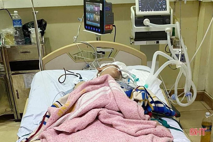 Công đoàn Văn phòng Tỉnh ủy Hà Tĩnh trao hỗ trợ hoàn cảnh đặc biệt khó khăn