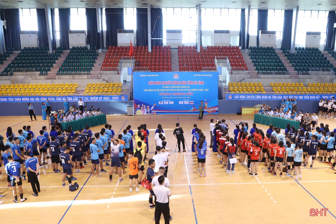 Khai mạc Giải bóng chuyền Công đoàn Hà Tĩnh