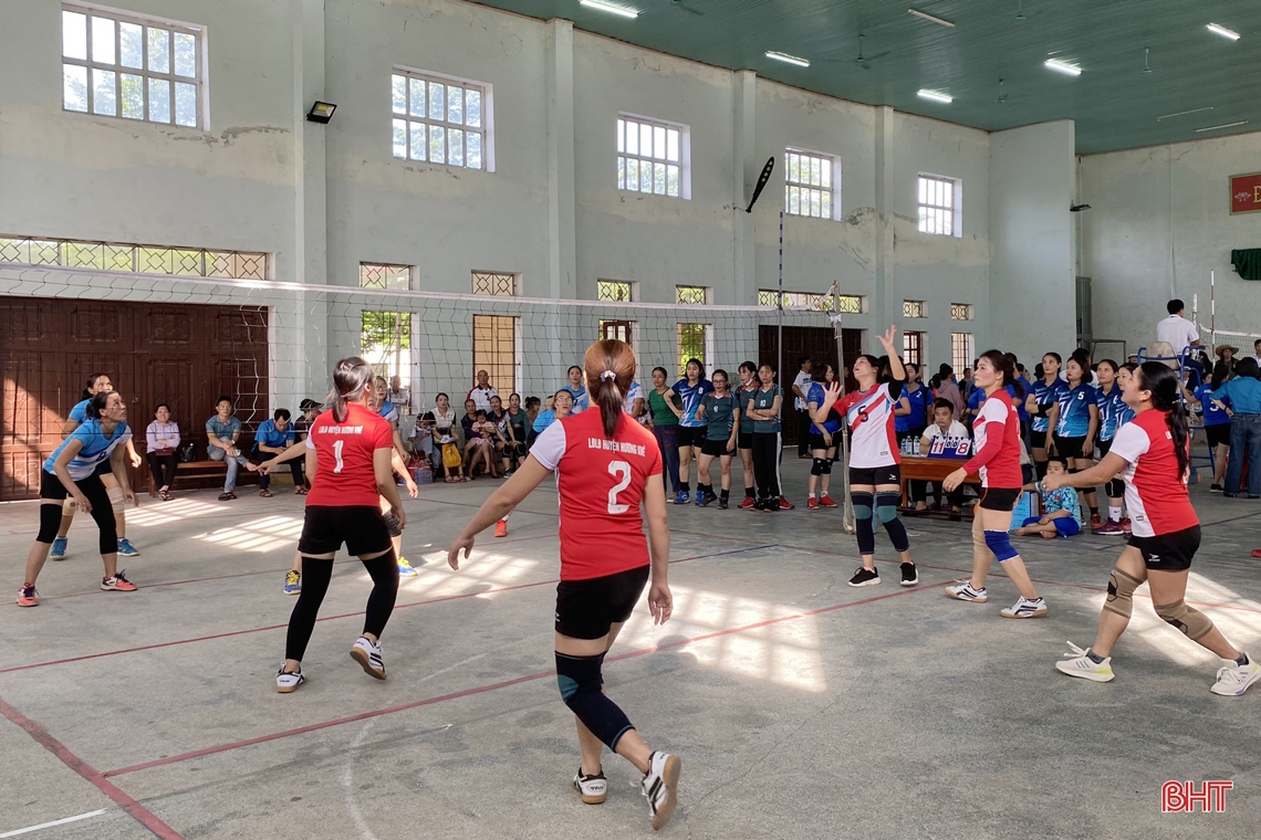 Khai mạc Giải bóng chuyền Công đoàn Hà Tĩnh