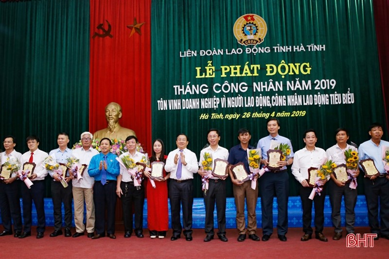 Hà Tĩnh tôn vinh 50 lao động giỏi, 15 doanh nghiệp vì người lao động